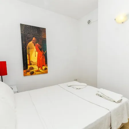 Appartement Duplex House With Shared Pool Near In *