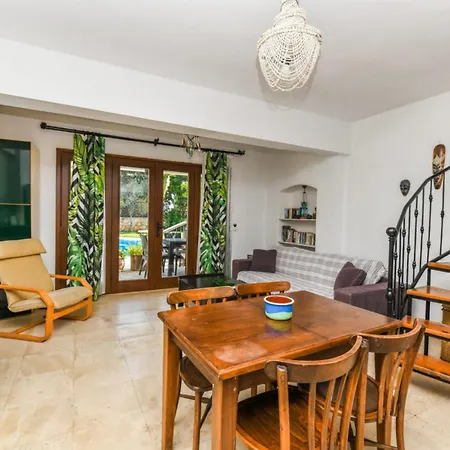 Apartment Duplex House With Shared Pool Near In