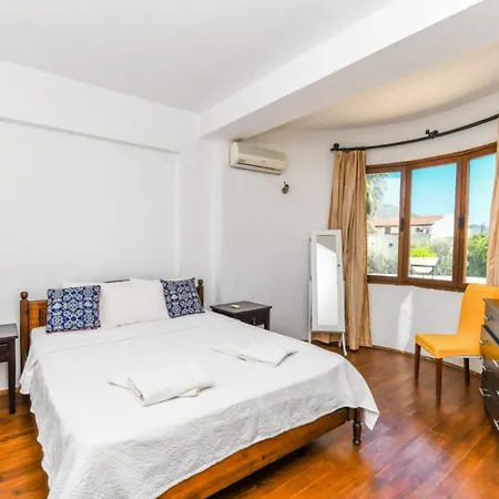 Apartment Duplex House With Shared Pool Near In Kalkan